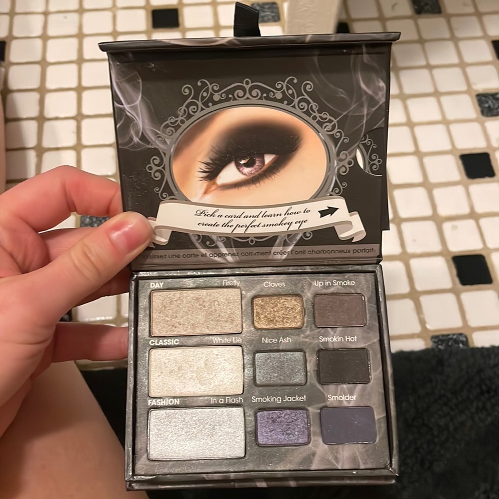 Smokey eye - too faced shadow palette